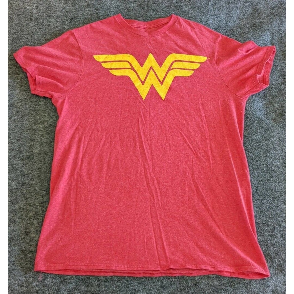 Wonder Woman DC Comics T-shirt Womens XL Red Short Cap Sleeve V Neck